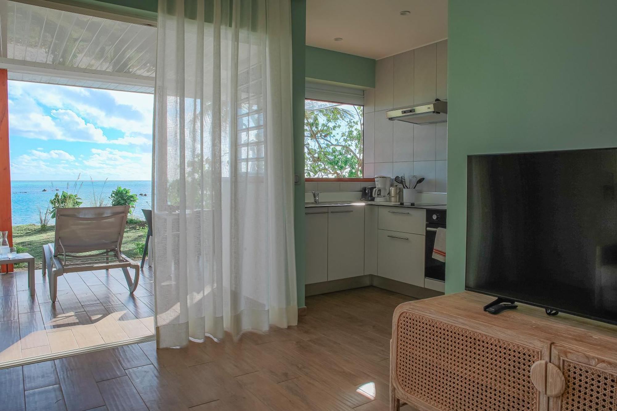 Niu Beach Hotel Moorea Extérieur photo